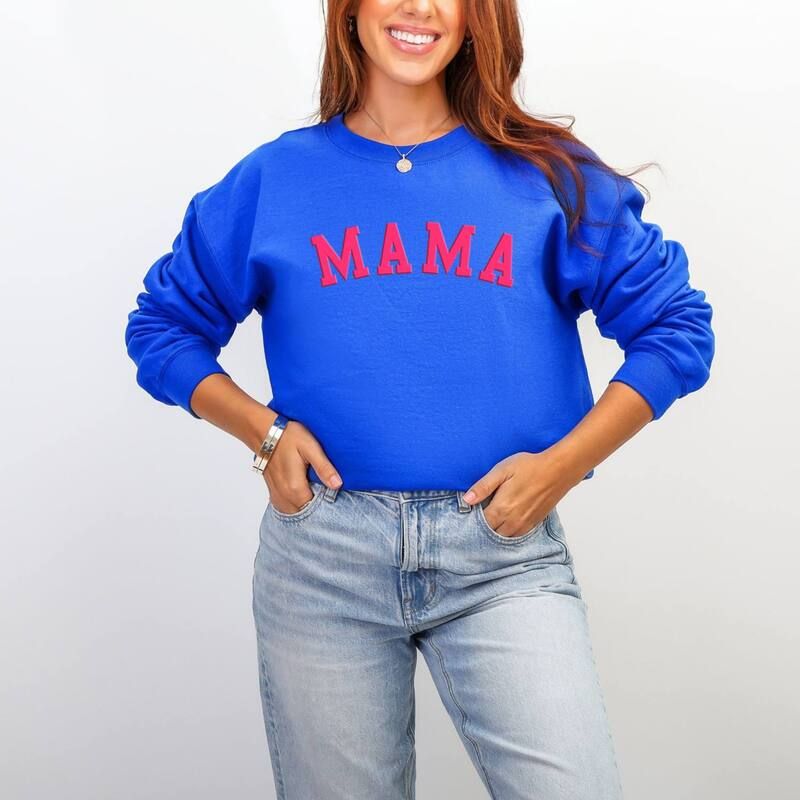 Simply Sage Market レディース トップス Tシャツ プリント スウェット グラフィック Simply Sage Market Mama Bold Puff Print Womens Graphic Sweatshirt Royal