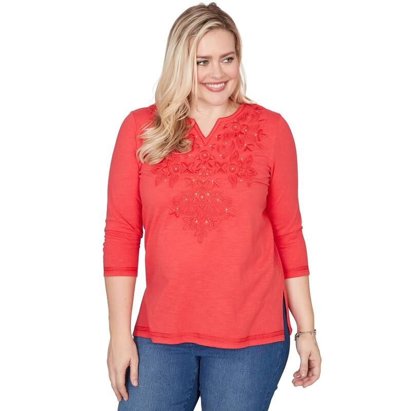 アルフレッド ダナー レディース トップス Tシャツ 刺繍 Women s Alfredunner Tonal Embroidered Split Neck Top Red レッド