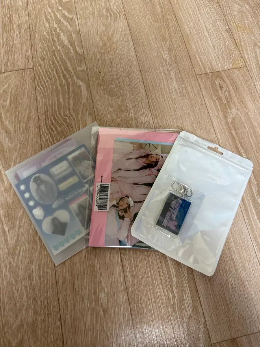 NewJeans（ニュージーンズ・ニュジ） グッズ 出品