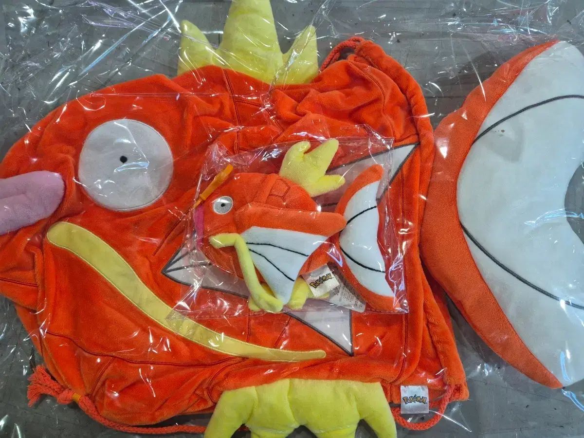 未開封) ポケットモンスター スポーツデイ 限定 コイキング ビーチサンダル ポーチ & ぬいぐるみ ポーチ