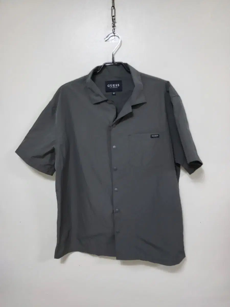 GUESS チャコール 半袖 シャツ 260522