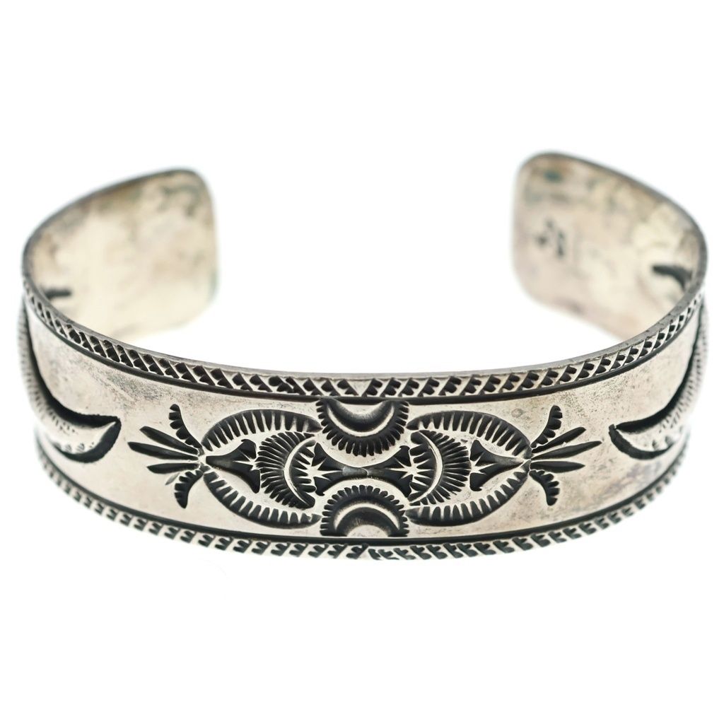 VINTAGE (ヴィンテージ) NAVAJO ナバホ スタンプワーク バングル シルバー