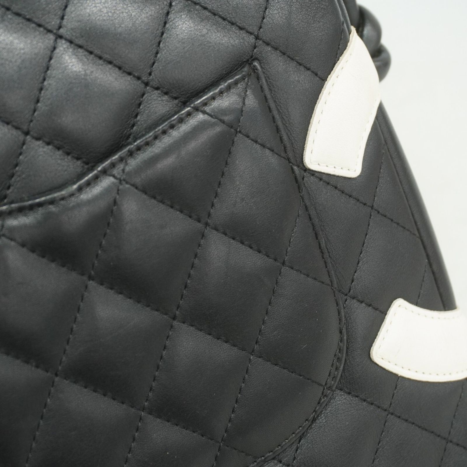 シャネル(Chanel) シャネル ショルダーバッグ カンボン ラムスキン