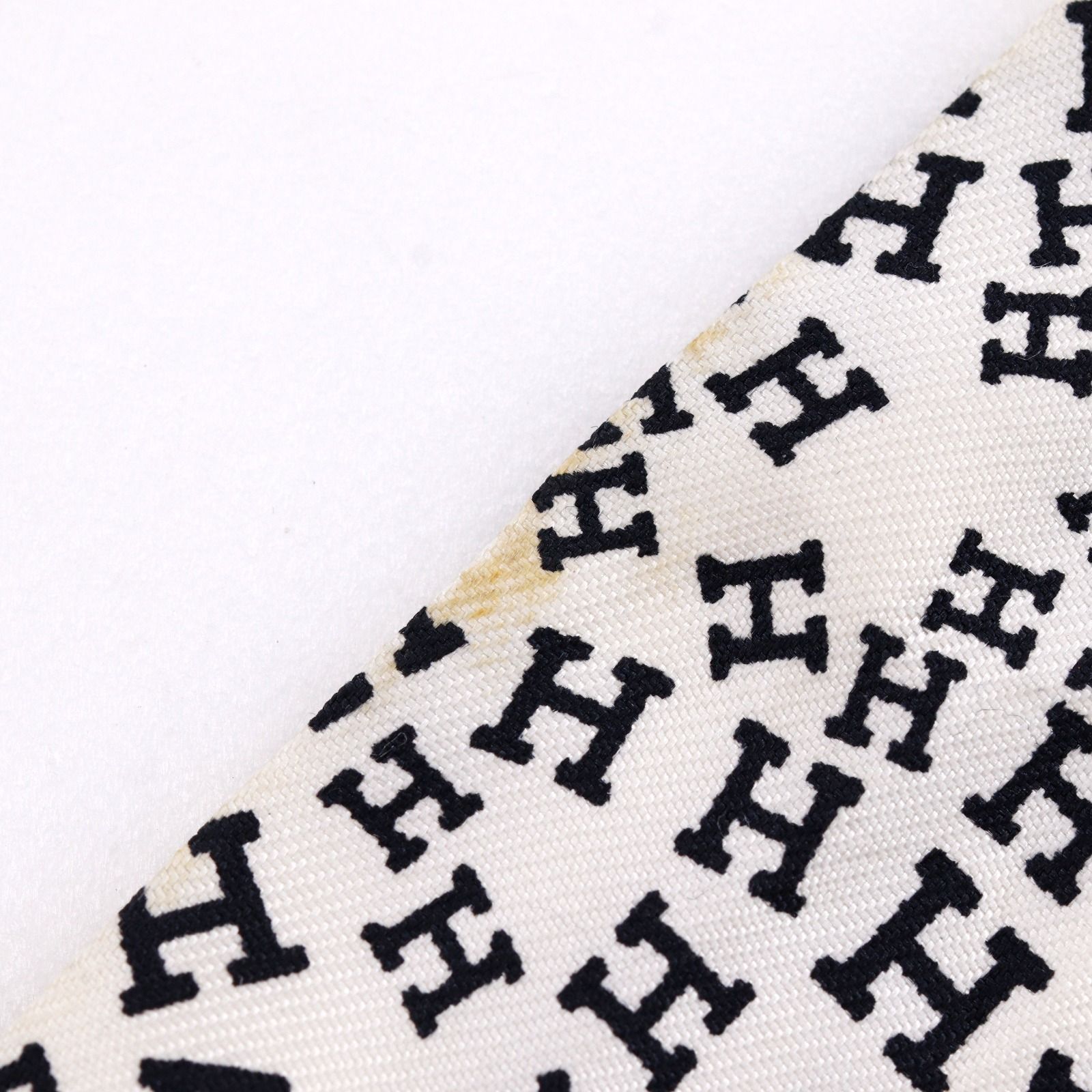 HERMES】エルメス ツイリー ロゴ アルファベット シルク 白 ユニ