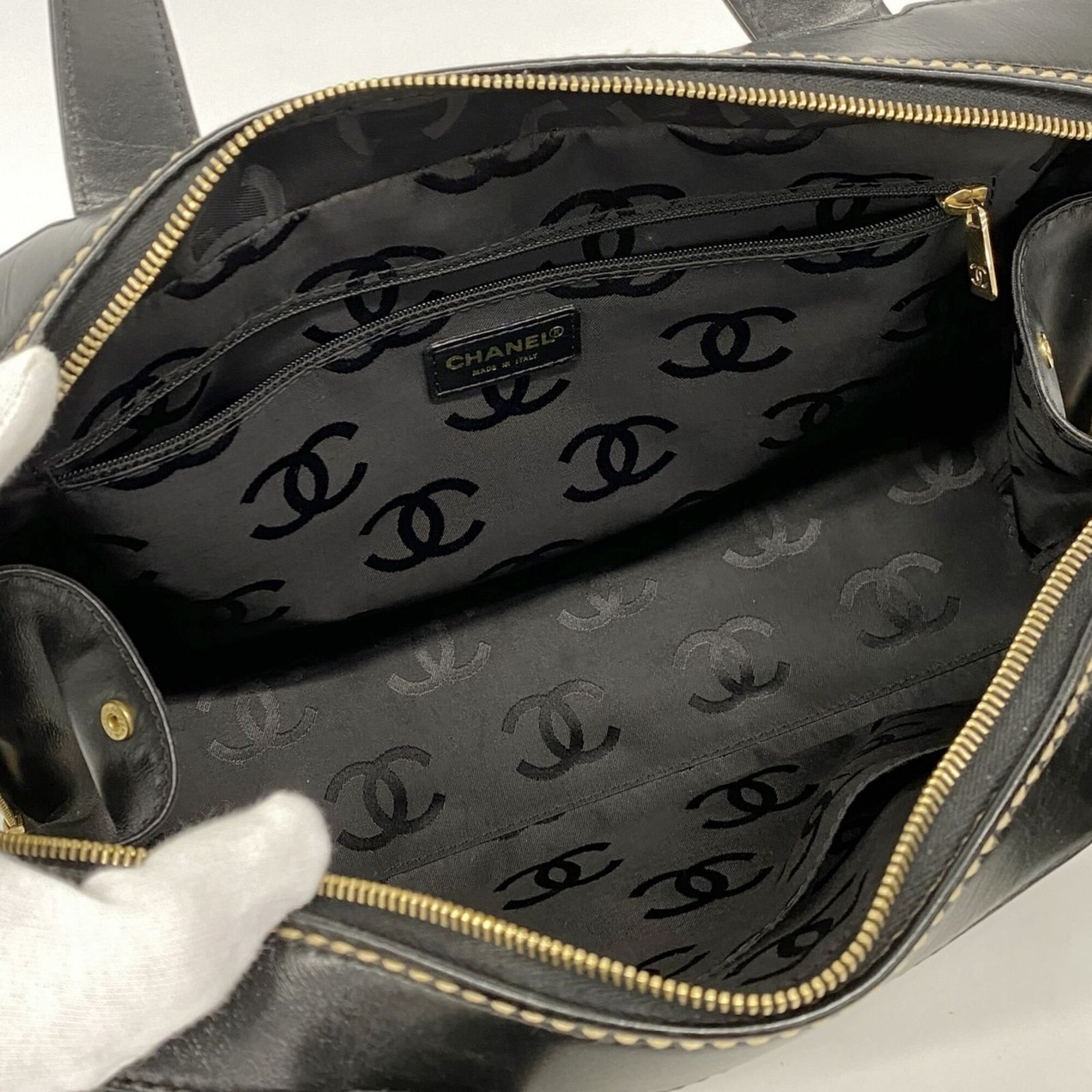 CHANEL ブラック ワイルドステッチ　バッグ ワイルドステッチ Wチェーンショルダーバッグ レザー ブラック