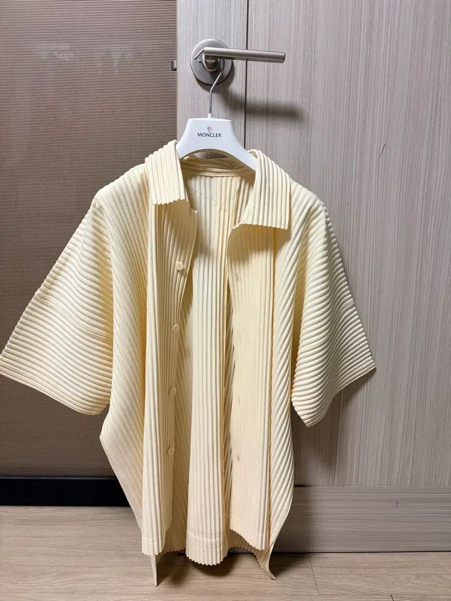 (新品)プリーツプリーズオム トップス