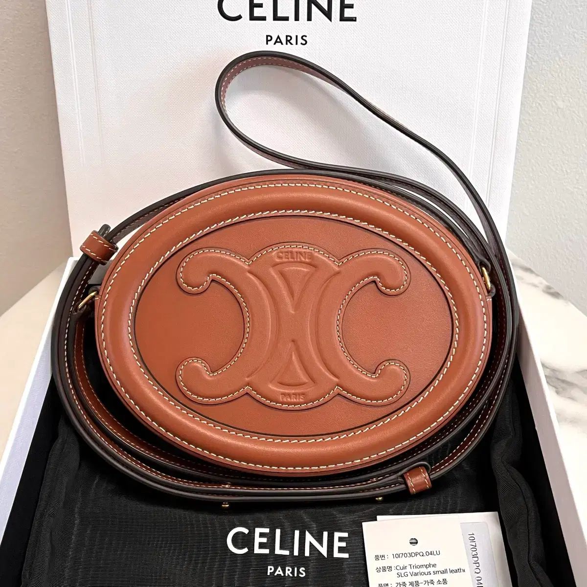 S級/正規品 Celine セリーヌ オーヴァル パール ミニ クロスバッグ 104,447円