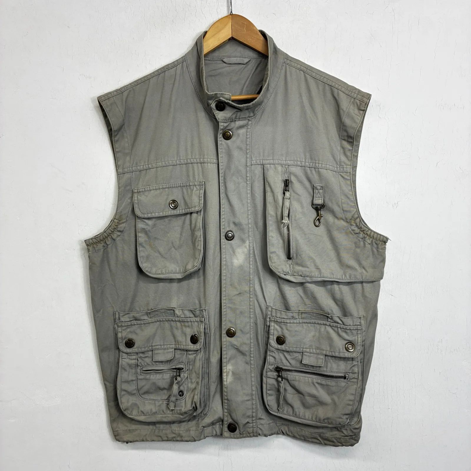 80s 90s サファリ ベスト ジップアップ マルチポケット フィッシング ハンティング ギミック 古着 OLD VINTAGE オリーブ系 ドローコード E697