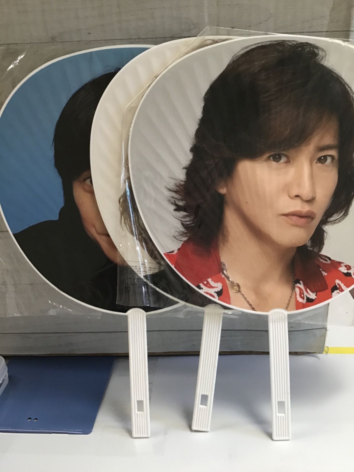 木村拓哉さん、中居正弘さん団扇 2枚セット V7-10】◇ SMAP 木村拓哉うちわ2種、中居正広うちわ1種の計3点 - メルカリ