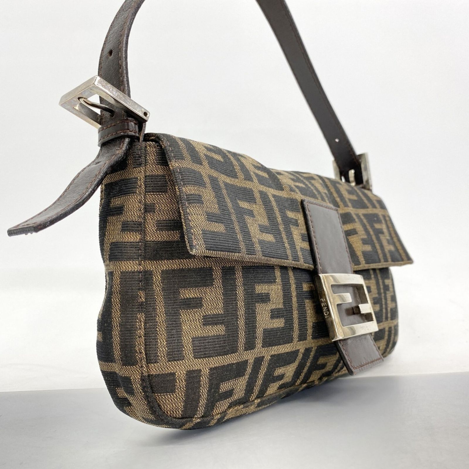 フェンディ(Fendi) フェンディ ハンドバッグ ズッカ マンマバケット 