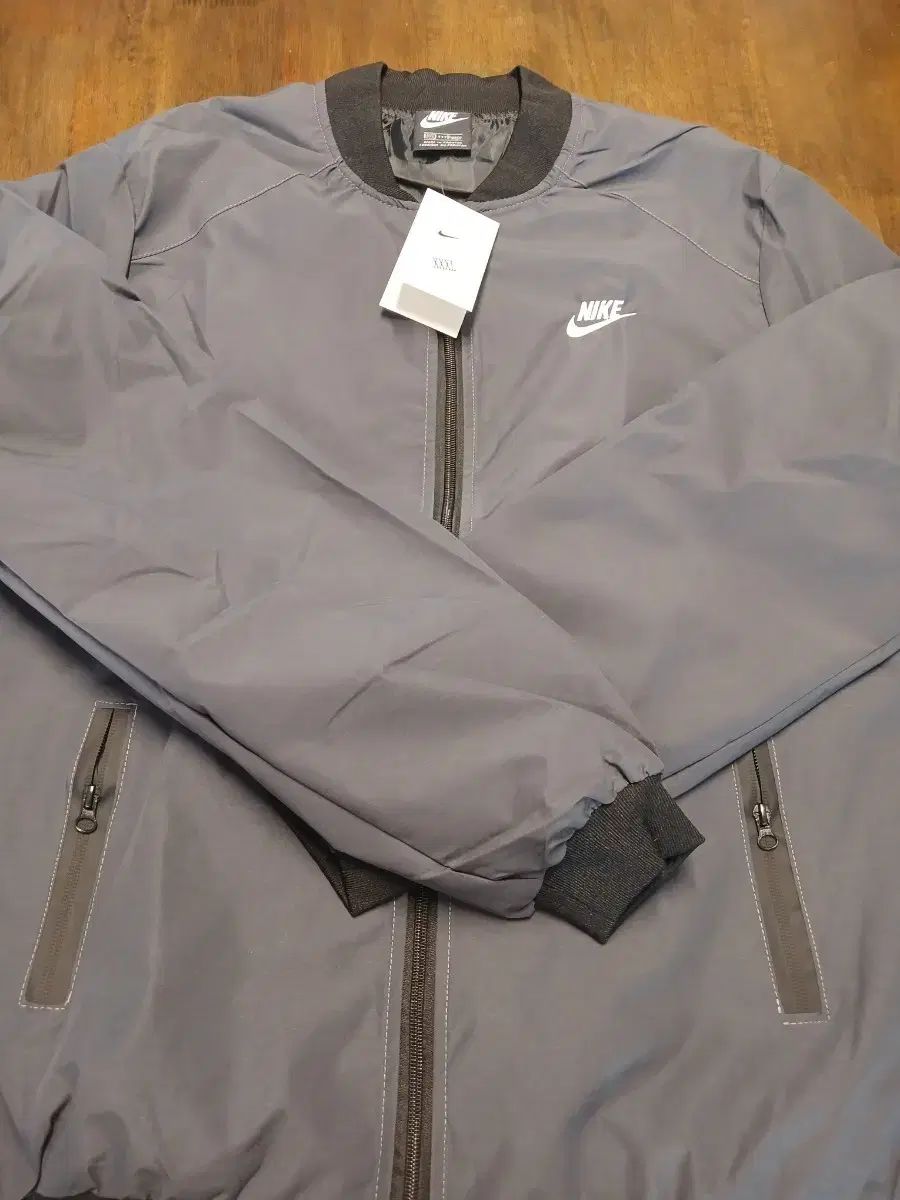 ナイキ グレー ブルゾン ジャケット (新品)