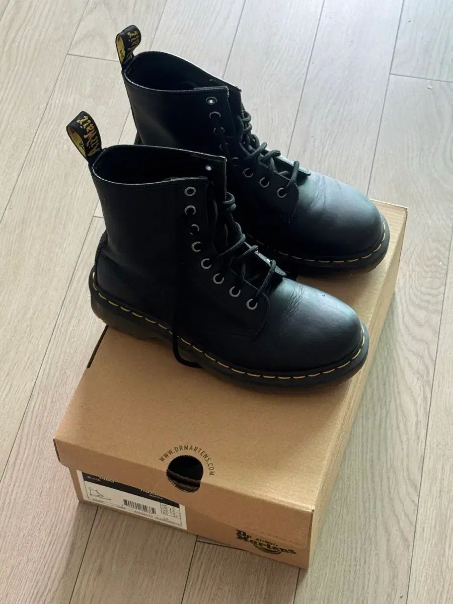 DR. MARTENS ドクターマーチン 1460 8ホール 230 (足囲が広い245)