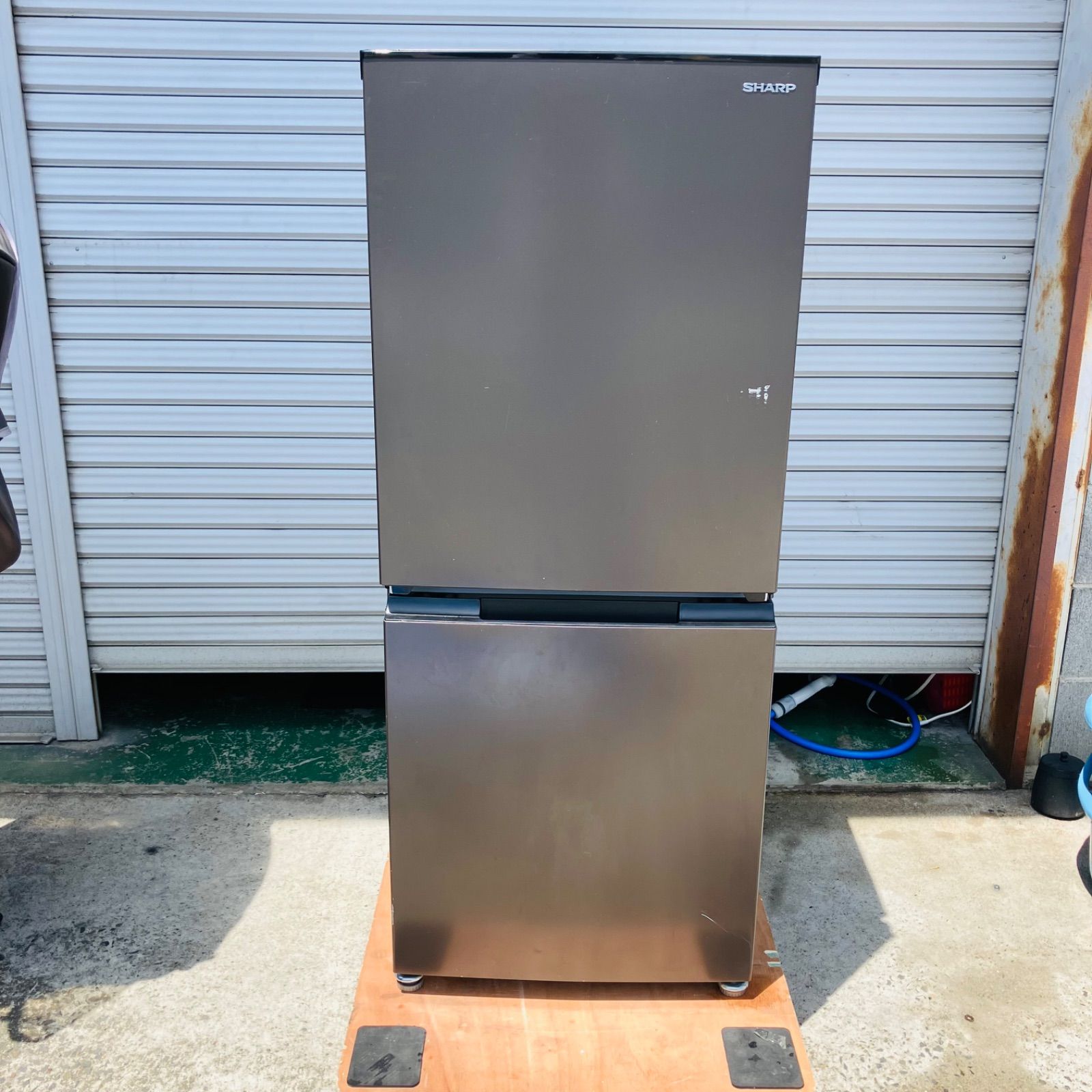 SHARP 冷蔵庫 2022年製 5r53. SHARP 冷蔵庫 SJ-D15H-H 2022年製 - メルカリ