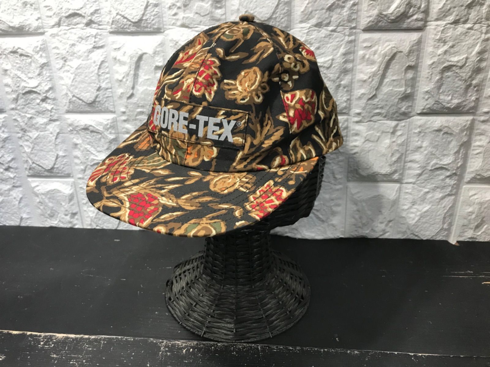 Supreme GORE-TEX Flower Print CAP