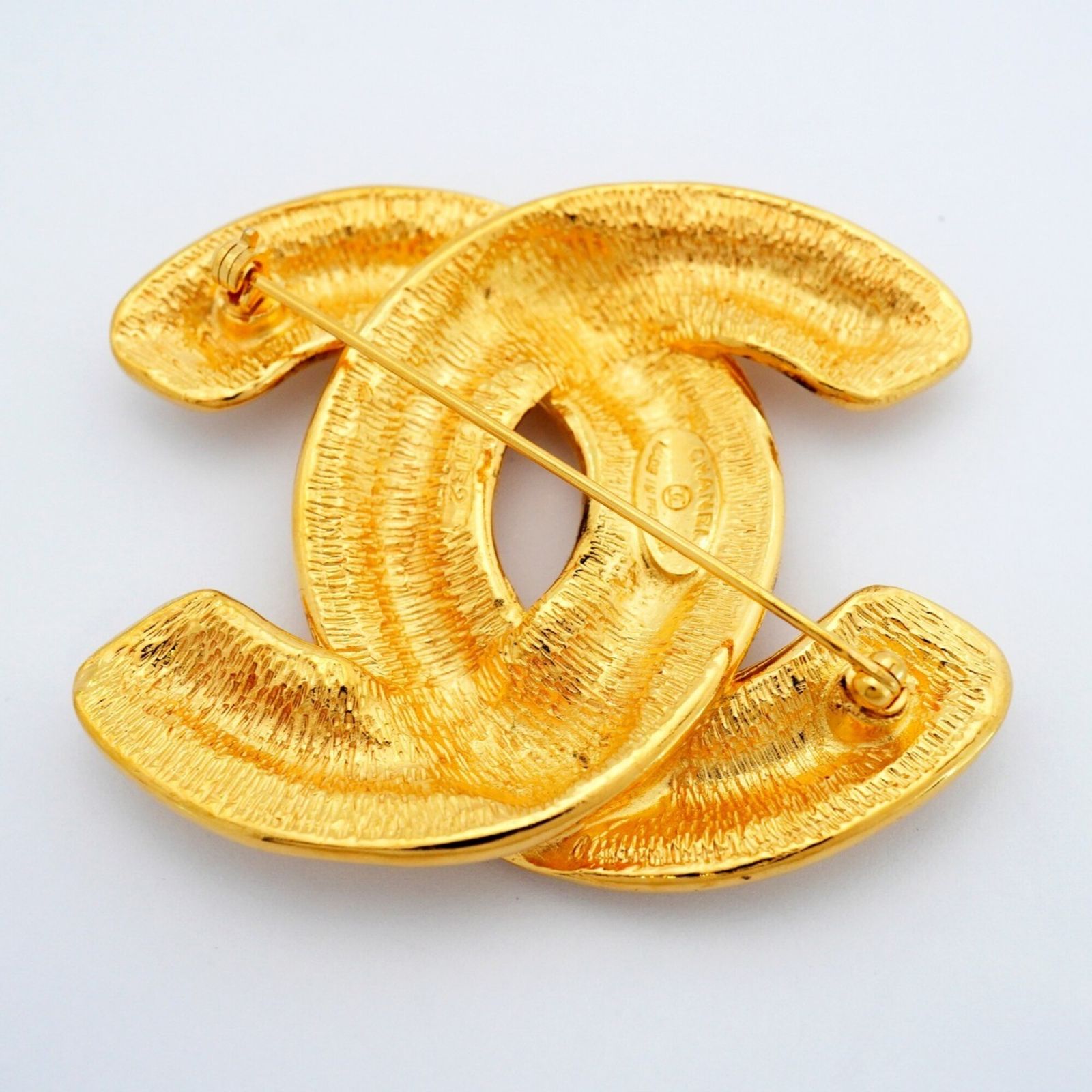 シャネル(Chanel) シャネル ブローチ ココマーク マトラッセ GPメッキ