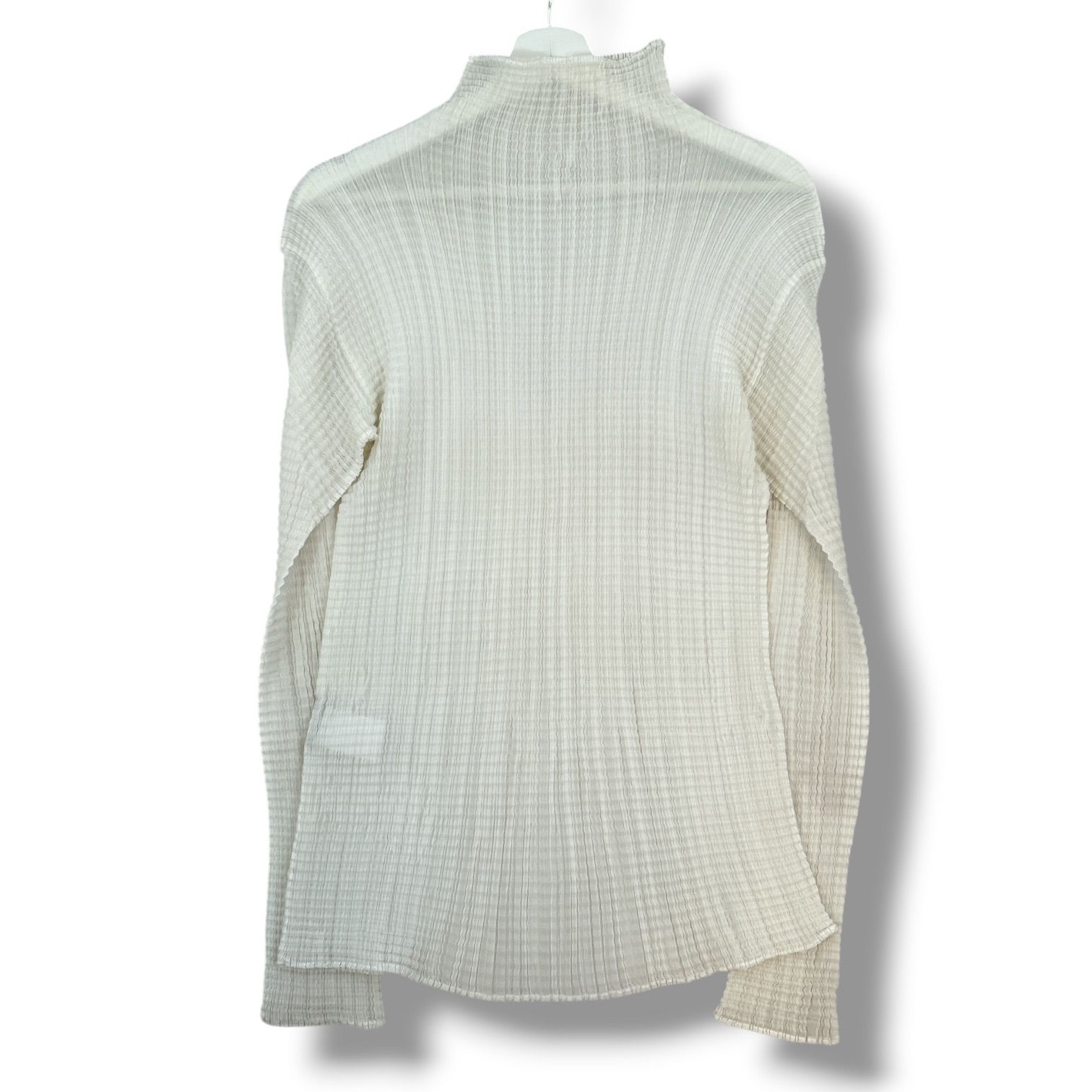ISSEY MIYAKE プリーツ 長袖 トップス ホワイト issey MIYAKE 