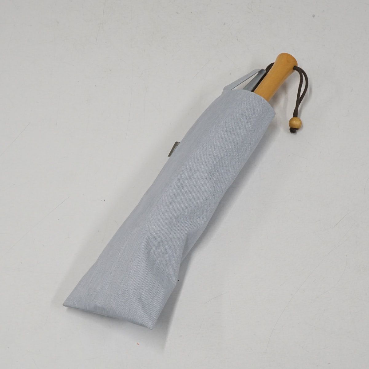サンバリア100 完全遮光折日傘 USED美品 2段折 moku ブルー 2WAY