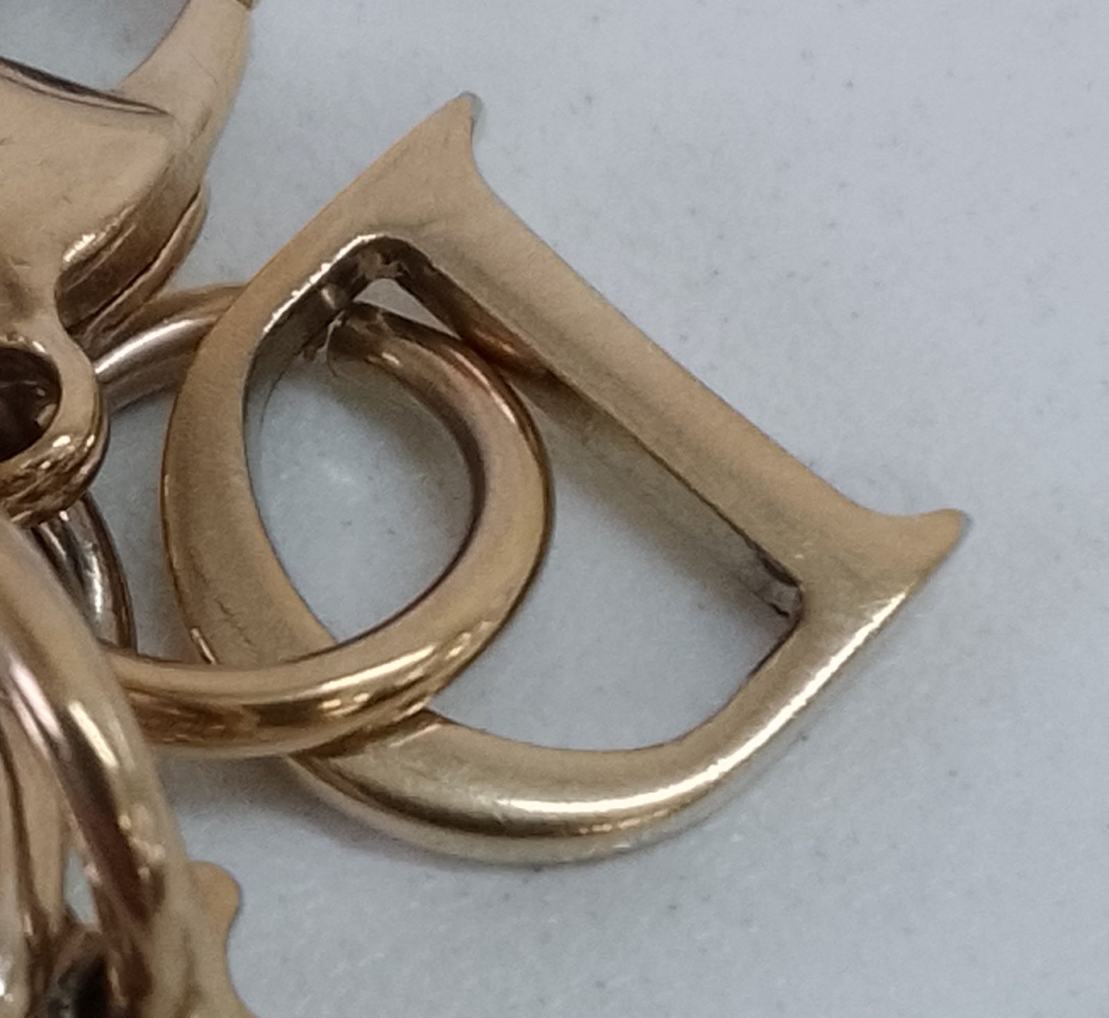 AVC39 クリスチャンディオール 極美品 DIOR ロゴチャーム ゴールド金具 保存袋付き