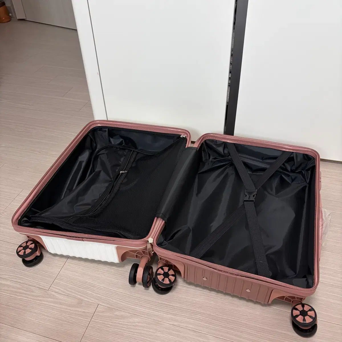 クレヨンしんちゃん 旅行用 機内持ち込み キャリーバッグ クレヨンしんちゃん 旅行用 機内持ち込み キャリーバッグ