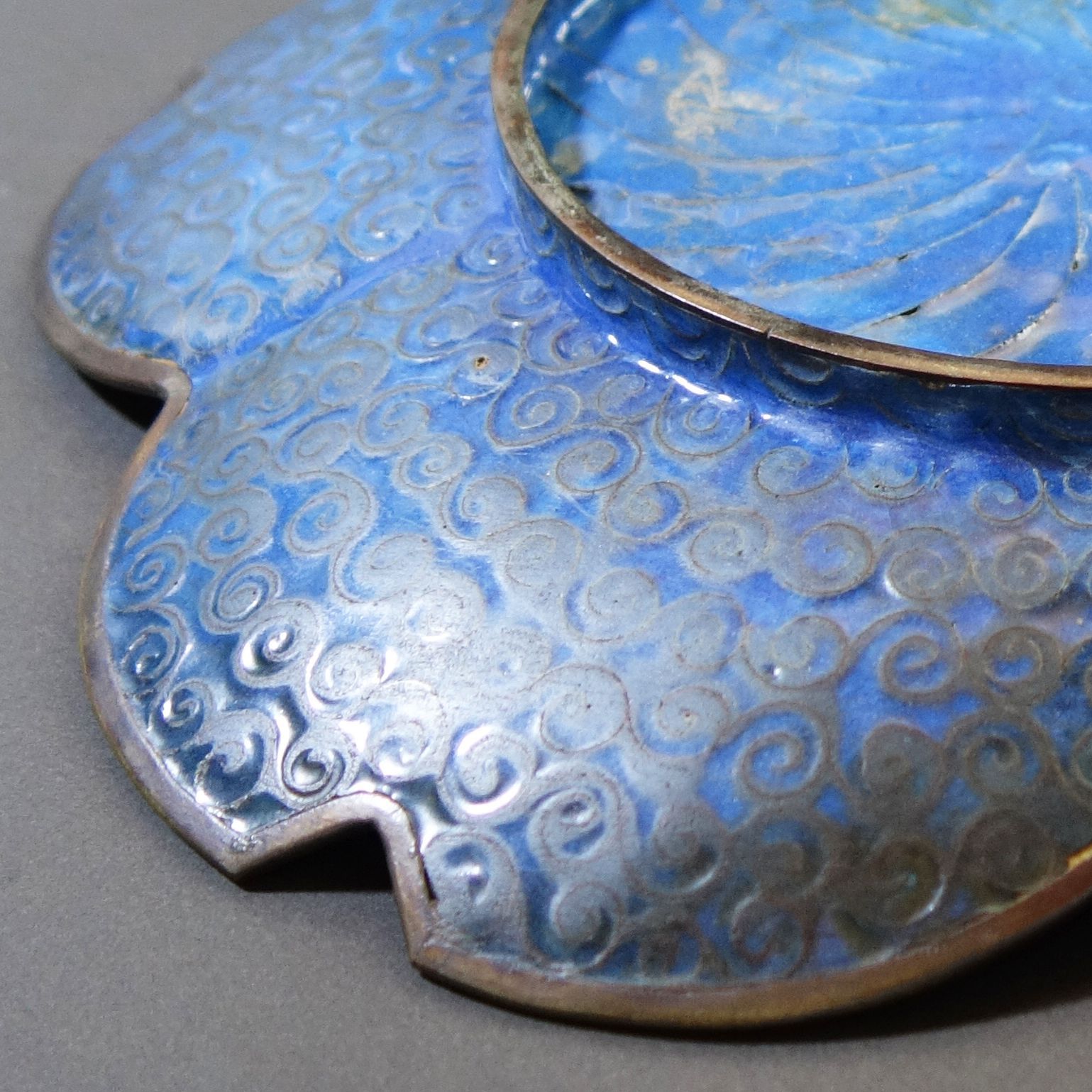 骨董逸品【桜花形 花鳥図 七宝飾皿】 七宝焼 七宝 飾皿 骨董 古美術 Dc25051501 骨董逸品【桜花形 花鳥図 七宝飾皿】 七宝焼 七宝 飾皿 骨董 古美術 Dc25051501