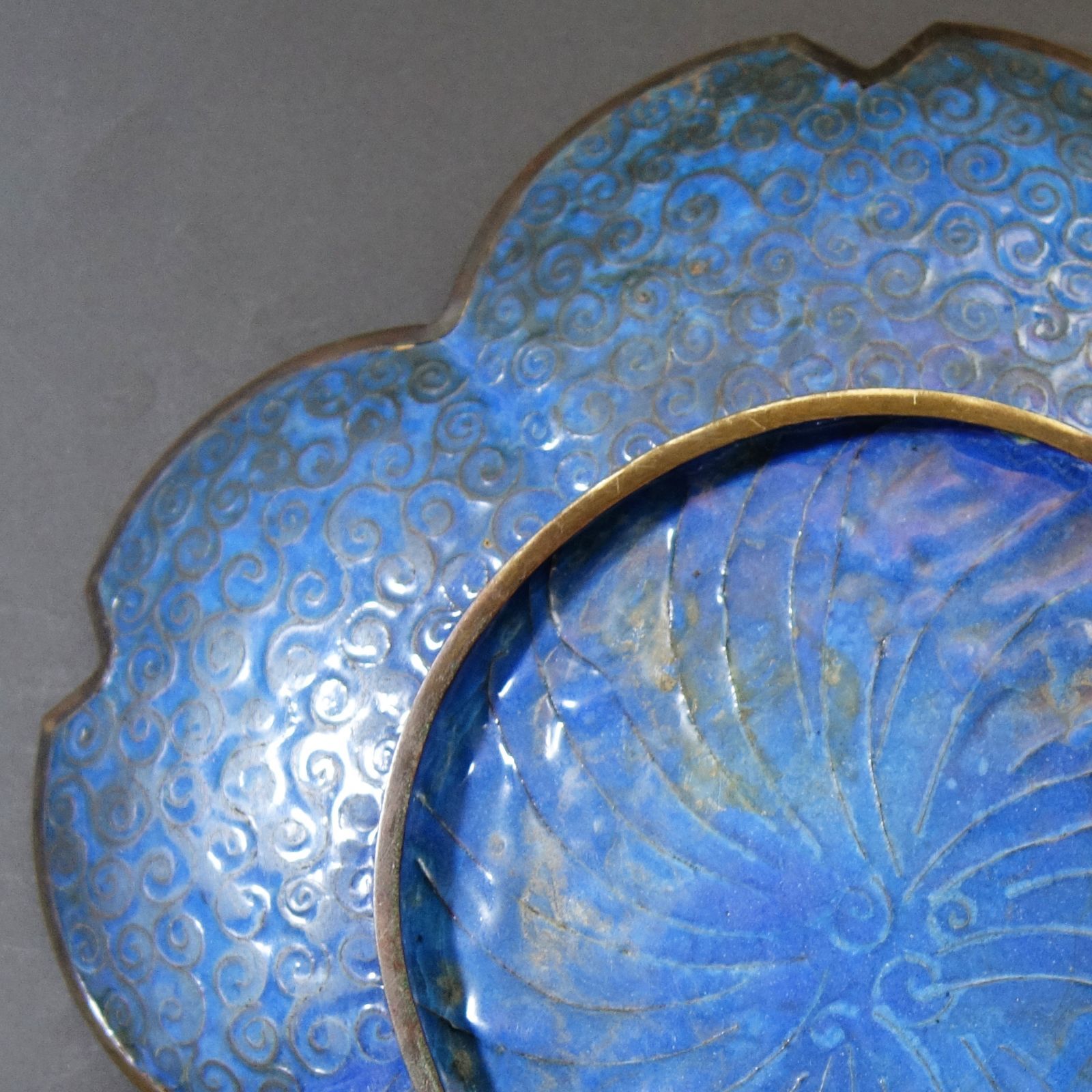骨董逸品【桜花形 花鳥図 七宝飾皿】 七宝焼 七宝 飾皿 骨董 古美術 Dc25051501 骨董逸品【桜花形 花鳥図 七宝飾皿】 七宝焼 七宝 飾皿 骨董 古美術 Dc25051501