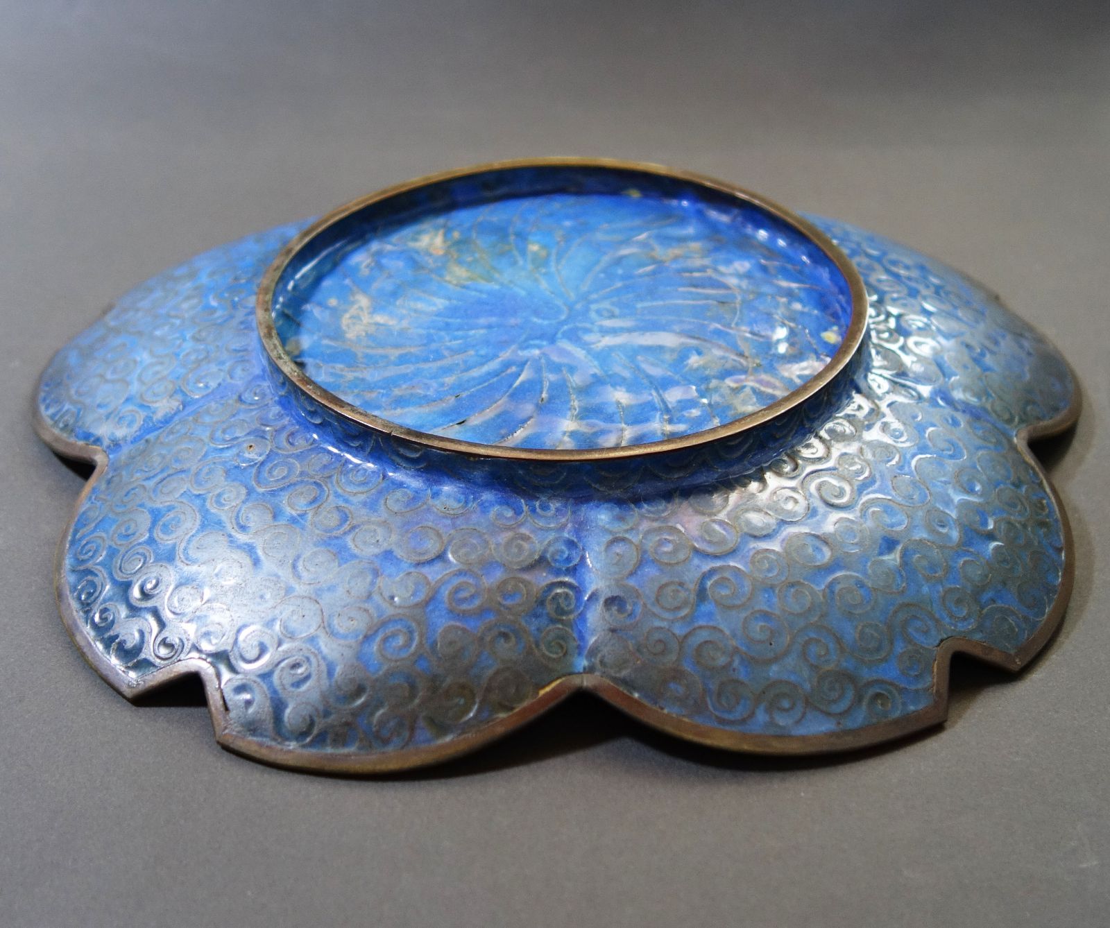 骨董逸品【桜花形 花鳥図 七宝飾皿】 七宝焼 七宝 飾皿 骨董 古美術 Dc25051501 骨董逸品【桜花形 花鳥図 七宝飾皿】 七宝焼 七宝 飾皿 骨董 古美術 Dc25051501
