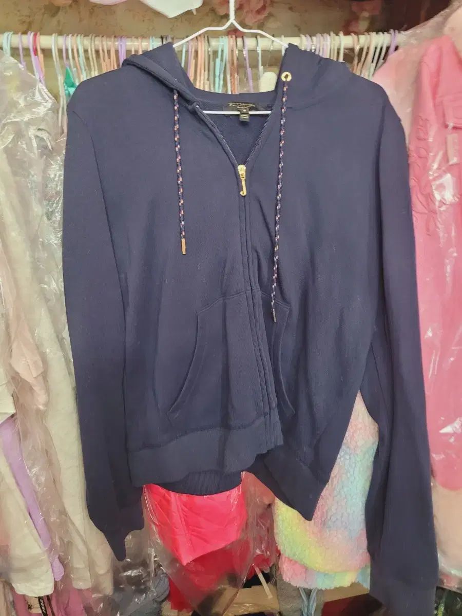 JUICY COUTURE ジューシークチュール ネイビー フーディー Tシャツ スパンコール ロゴ JUICY COUTURE ジューシークチュール ネイビー フーディー Tシャツ スパンコール ロゴ