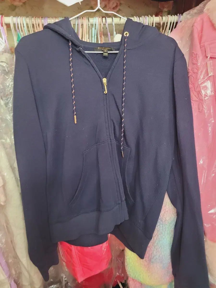JUICY COUTURE ジューシークチュール ネイビー フーディー Tシャツ スパンコール ロゴ JUICY COUTURE ジューシークチュール ネイビー フーディー Tシャツ スパンコール ロゴ