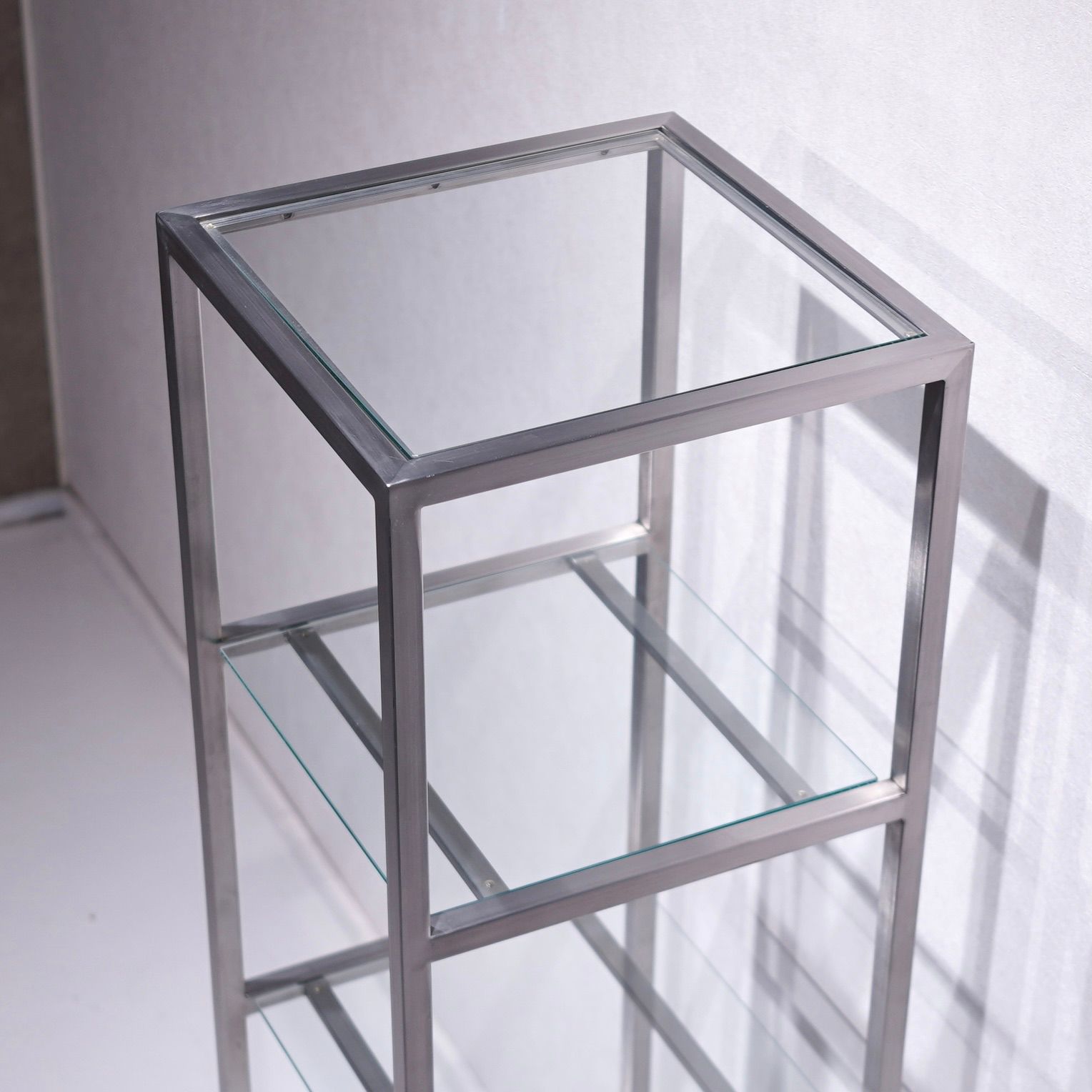 Anonymous Display Shelf / モダン 美品 ステンレス ガラスシェルフ ディスプレイラック オープンシェルフ 飾り棚(関連:vitra フリッツハンセン) Anonymous Display Shelf / モダン 美品 ステンレス ガラスシェルフ ディスプレイラック オープンシェルフ 飾り棚(関連:vitra フリッツハンセン)