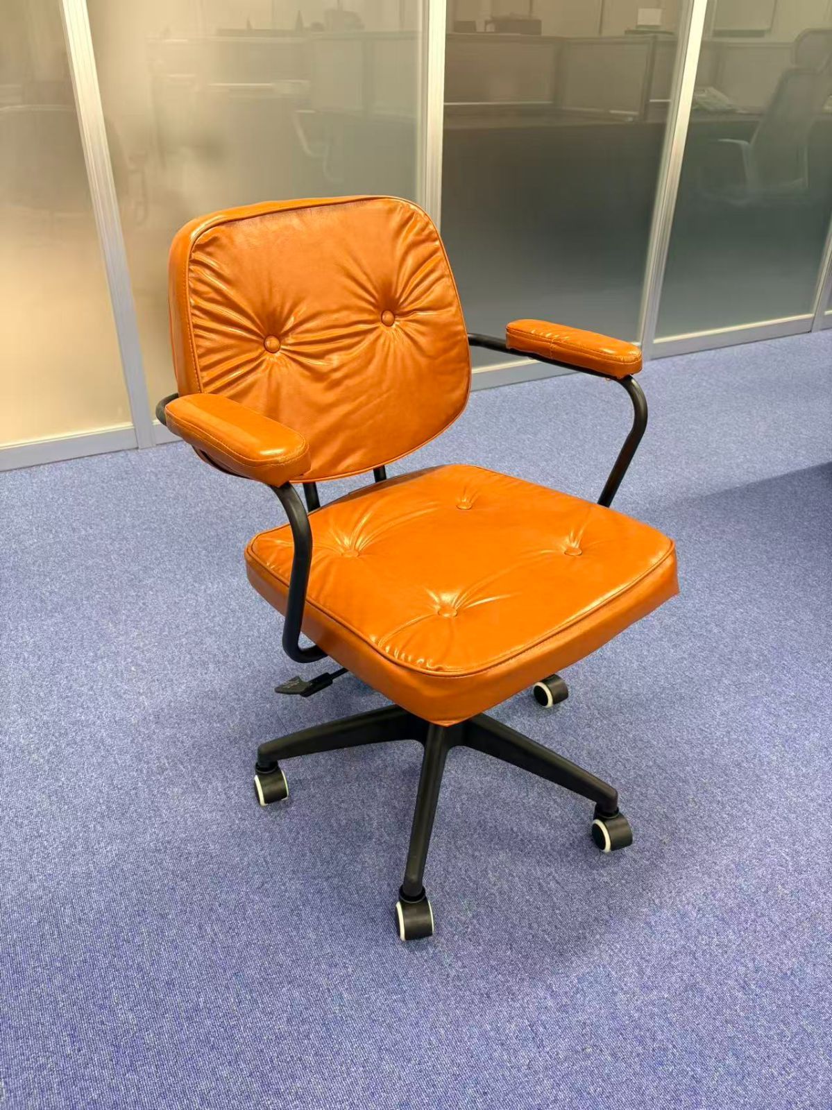 元サンプル展示品 美品】オフィスチェア 合皮 フェイクレザー イス