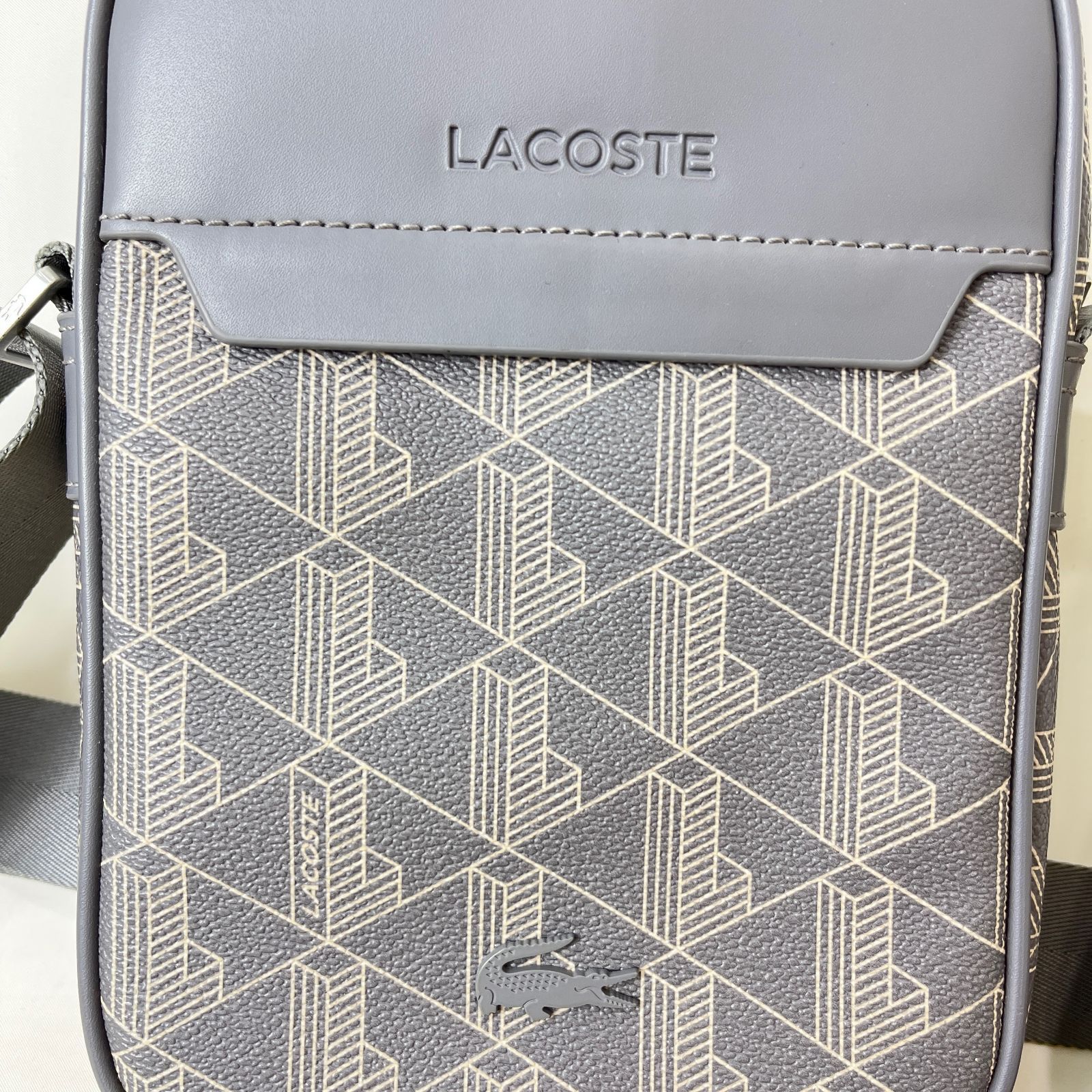 LACOSTE ラコステ ショルダーバック グレー メンズ _266067 - メルカリ