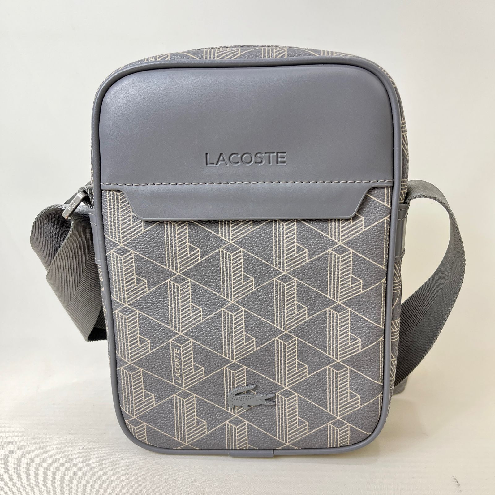 LACOSTE ラコステ ショルダーバック グレー メンズ _266067 - メルカリ
