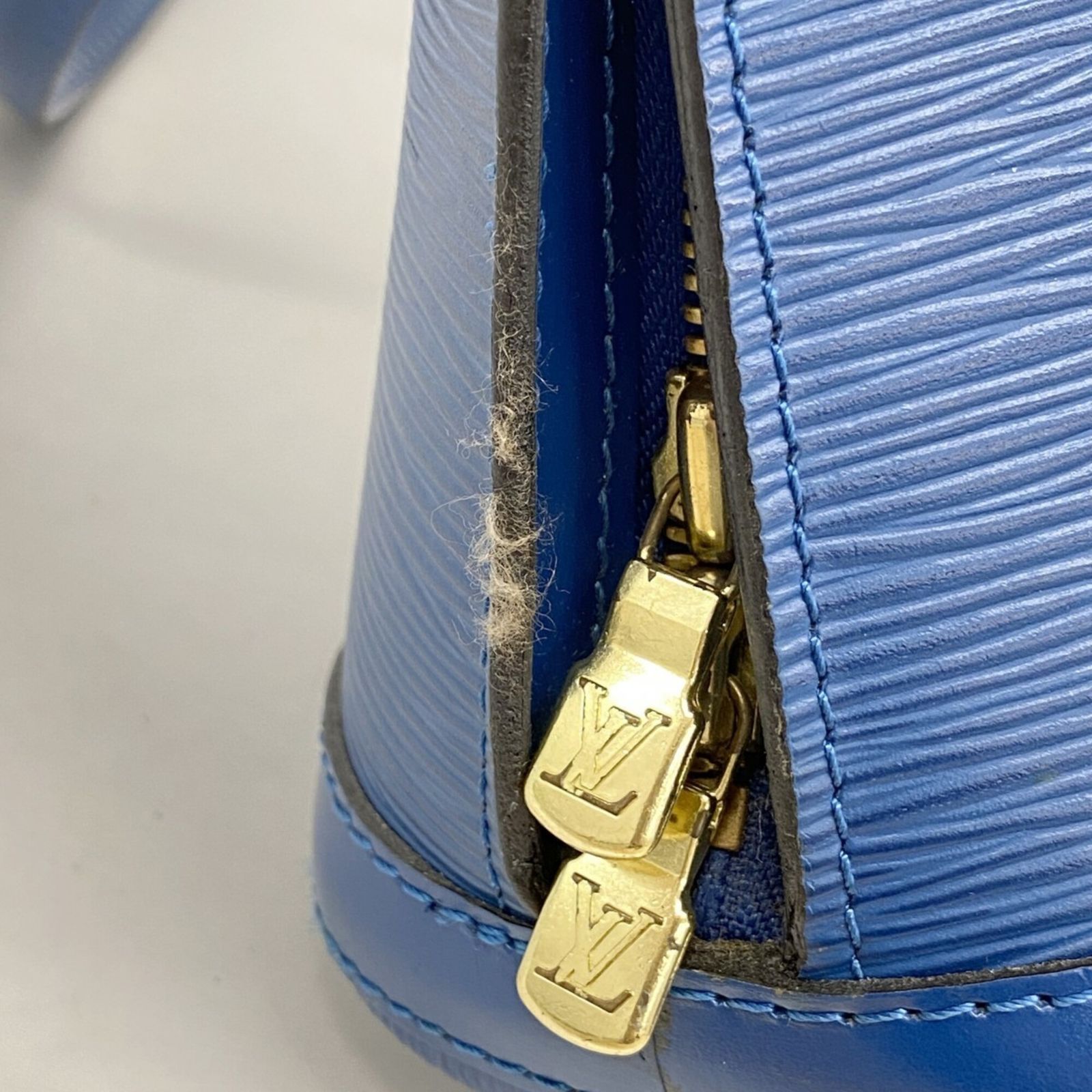ルイ・ヴィトン(Louis Vuitton) ルイ・ヴィトン ショルダーバッグ エピ 