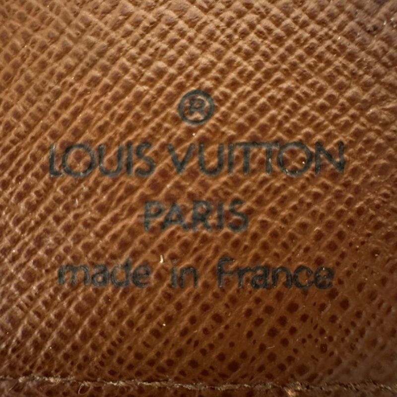 LOUIS VUITTON ルイヴィトン ポルトカルトクレディ M60825 ブラウン モノグラム 二つ折り財布 ユニセックス 【中古】 32605K240 LOUIS VUITTON ルイヴィトン ポルトカルトクレディ M60825 ブラウン モノグラム 二つ折り財布 ユニセックス 【中古】 32605K240