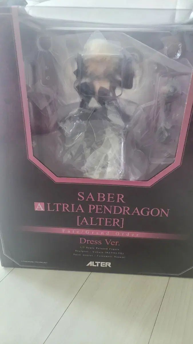 アルター alter セイバー フィギュア 1/7