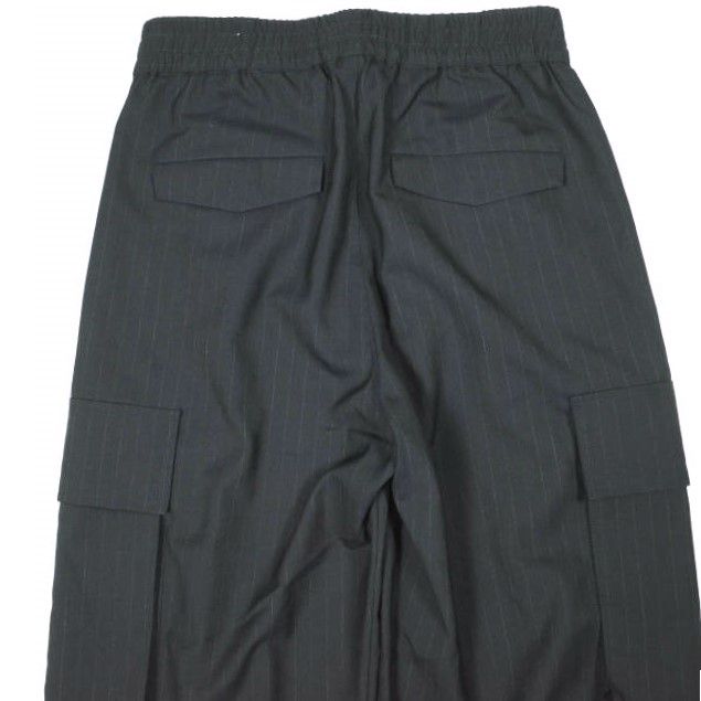 IMA:ZINE x SHO NAGATA イマジン ショウナガタ 別注 日本製 Massive Easy Cargo Slacks ピンストライプ トロピカルウール イージーカーゴスラックス IMA23 214 L NAVY STRIPE パンツ ボトムス IMA:ZINE x SHO NAGATA イマジン ショウナガタ 別注 日本製 Massive Easy Cargo Slacks ピンストライプ トロピカルウール イージーカーゴスラックス IMA23 214 L NAVY STRIPE パンツ ボトムス