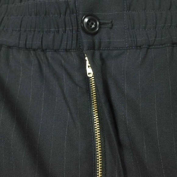IMA:ZINE x SHO NAGATA イマジン ショウナガタ 別注 日本製 Massive Easy Cargo Slacks ピンストライプ トロピカルウール イージーカーゴスラックス IMA23 214 L NAVY STRIPE パンツ ボトムス IMA:ZINE x SHO NAGATA イマジン ショウナガタ 別注 日本製 Massive Easy Cargo Slacks ピンストライプ トロピカルウール イージーカーゴスラックス IMA23 214 L NAVY STRIPE パンツ ボトムス