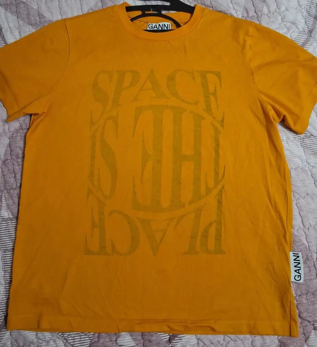 GANNI ガニー半袖Tシャツ スペースグラフィック Tシャツ S55