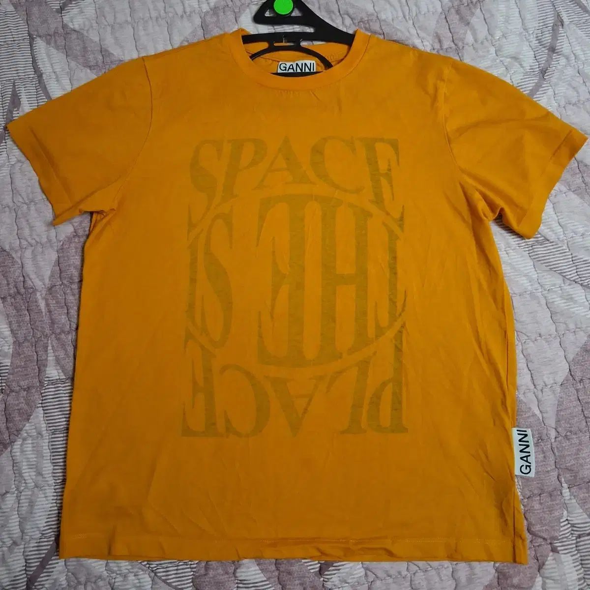 GANNI ガニー半袖Tシャツ スペースグラフィック Tシャツ S55