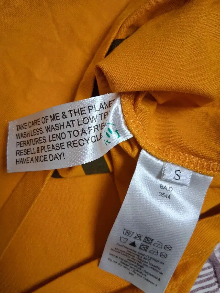 GANNI ガニー半袖Tシャツ スペースグラフィック Tシャツ S55
