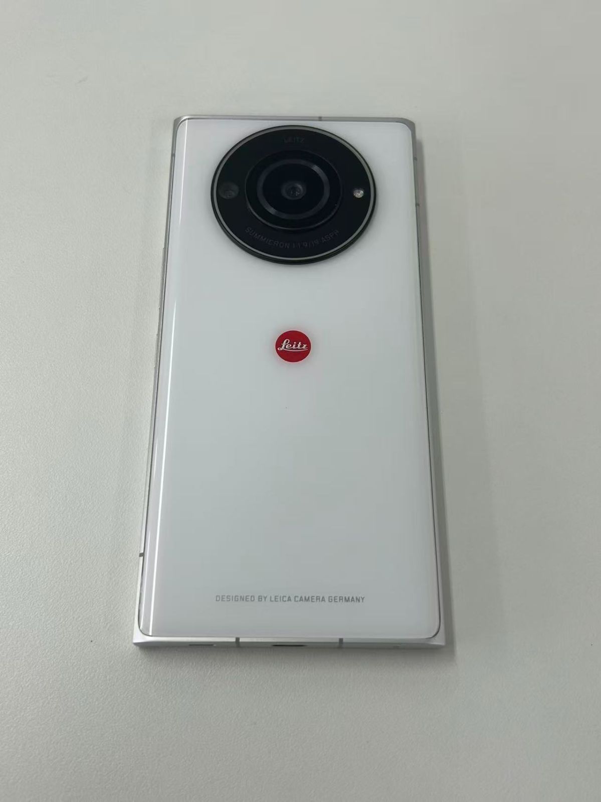 【訳あり品】Leitz phone 2 ホワイト