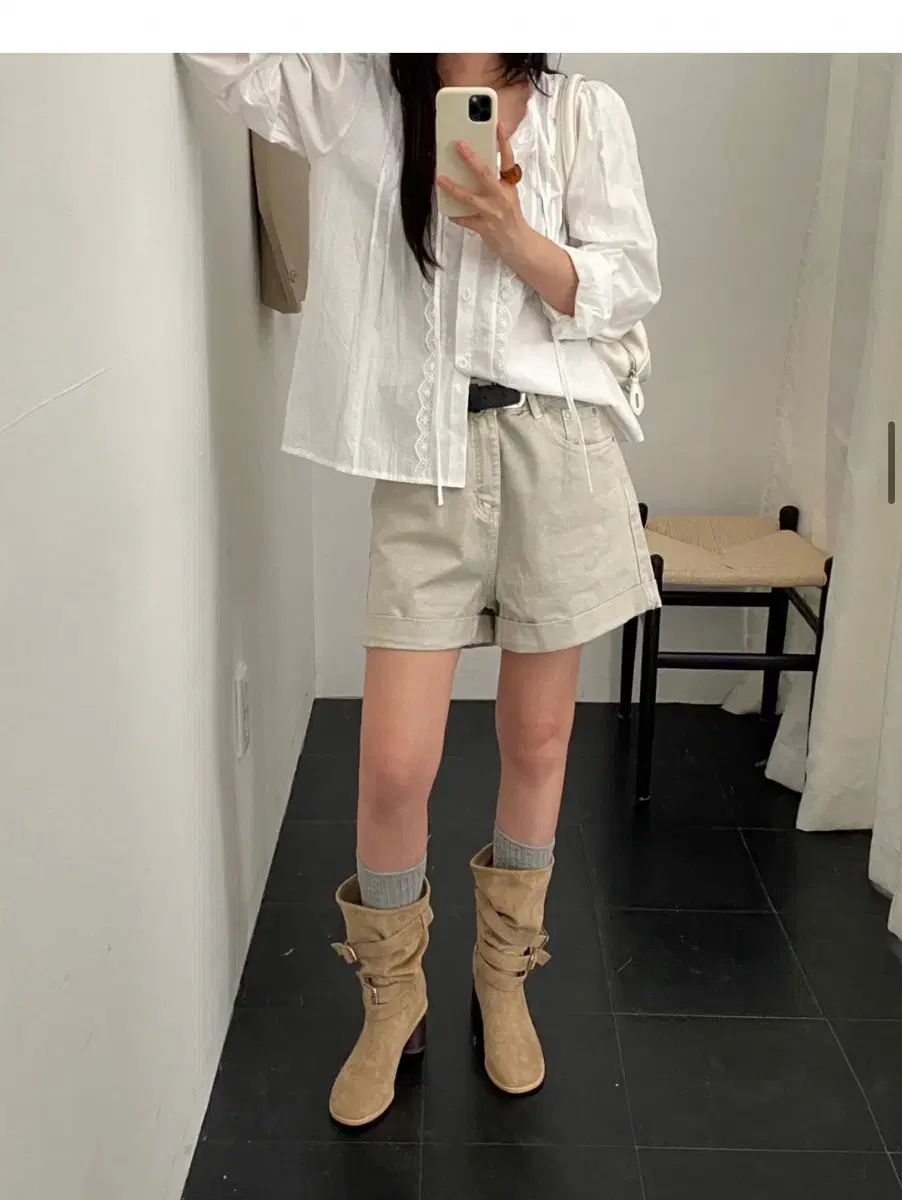 ベージュ ハーフパンツ