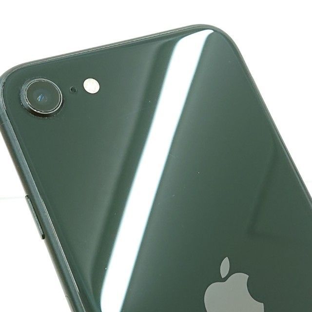 iPhoneSE 第2世代 64GB au ブラック 送料無料 本体 c20063 - メルカリ