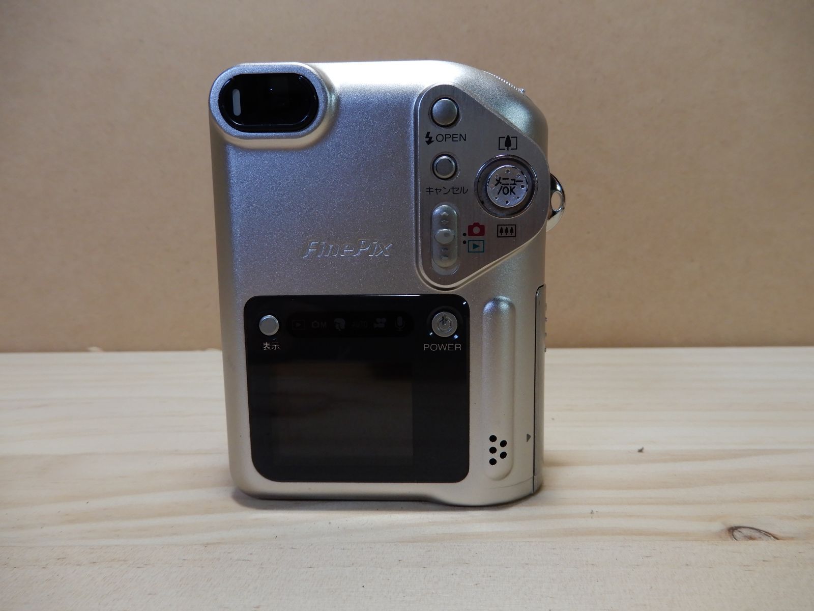 FUJIFILM FINEPIX F601 ジャンク品 - メルカリ