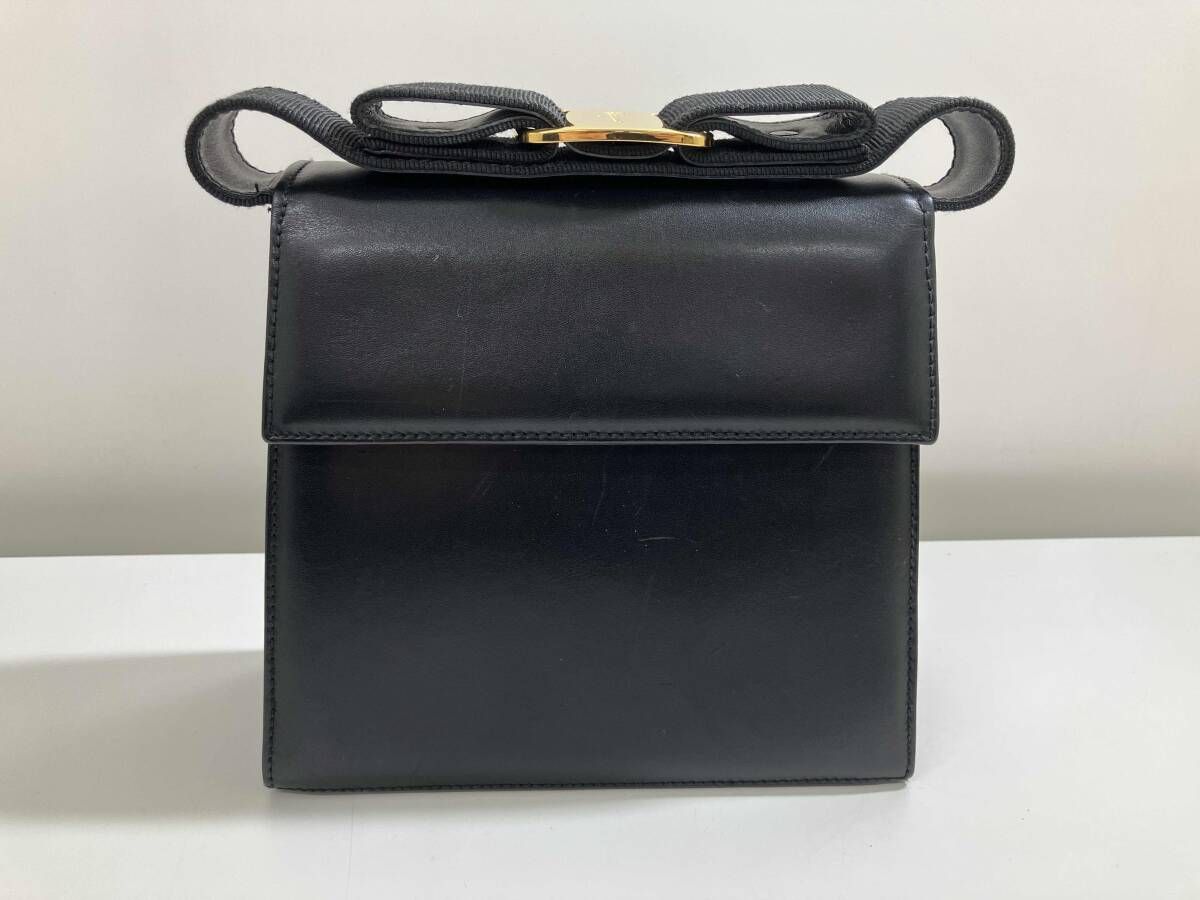 Salvatore Ferragamo サルヴァトーレフェラガモ ハンドバッグ 黒 ブラック