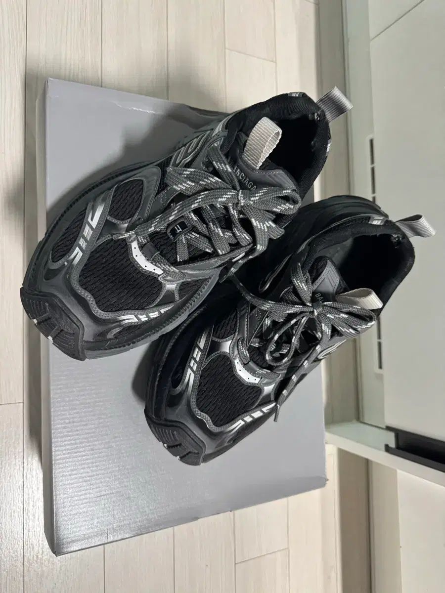 バレンシアガ 6XL 43サイズ 百貨店購入