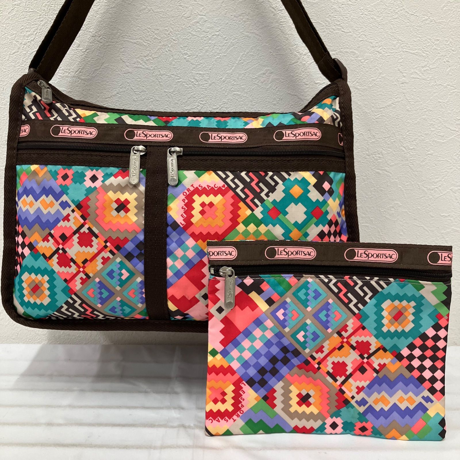 2735 LeSportsac レスポートサック ショルダーバッグ 斜めがけ 紐調節 