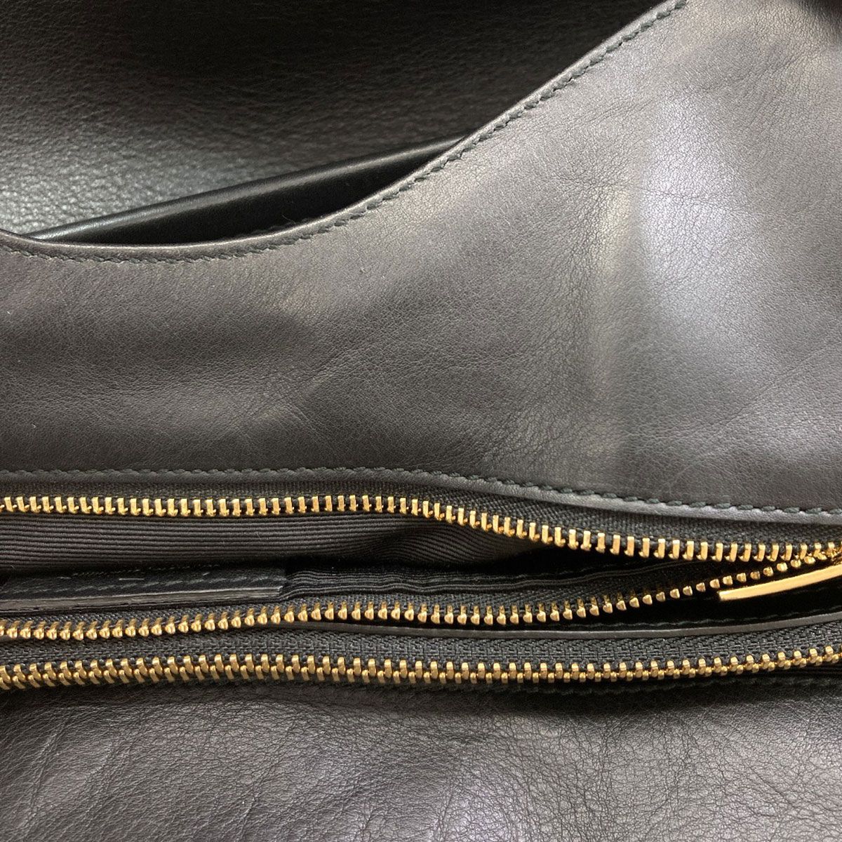 Salvatore Ferragamo サルヴァトーレフェラガモ メリンダ トートバッグ カーフ レディース [中古]