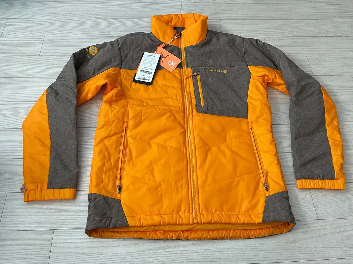 新品 MERRELL メレル ウィンドストッパー 機能性 ジャケット サイズ 100