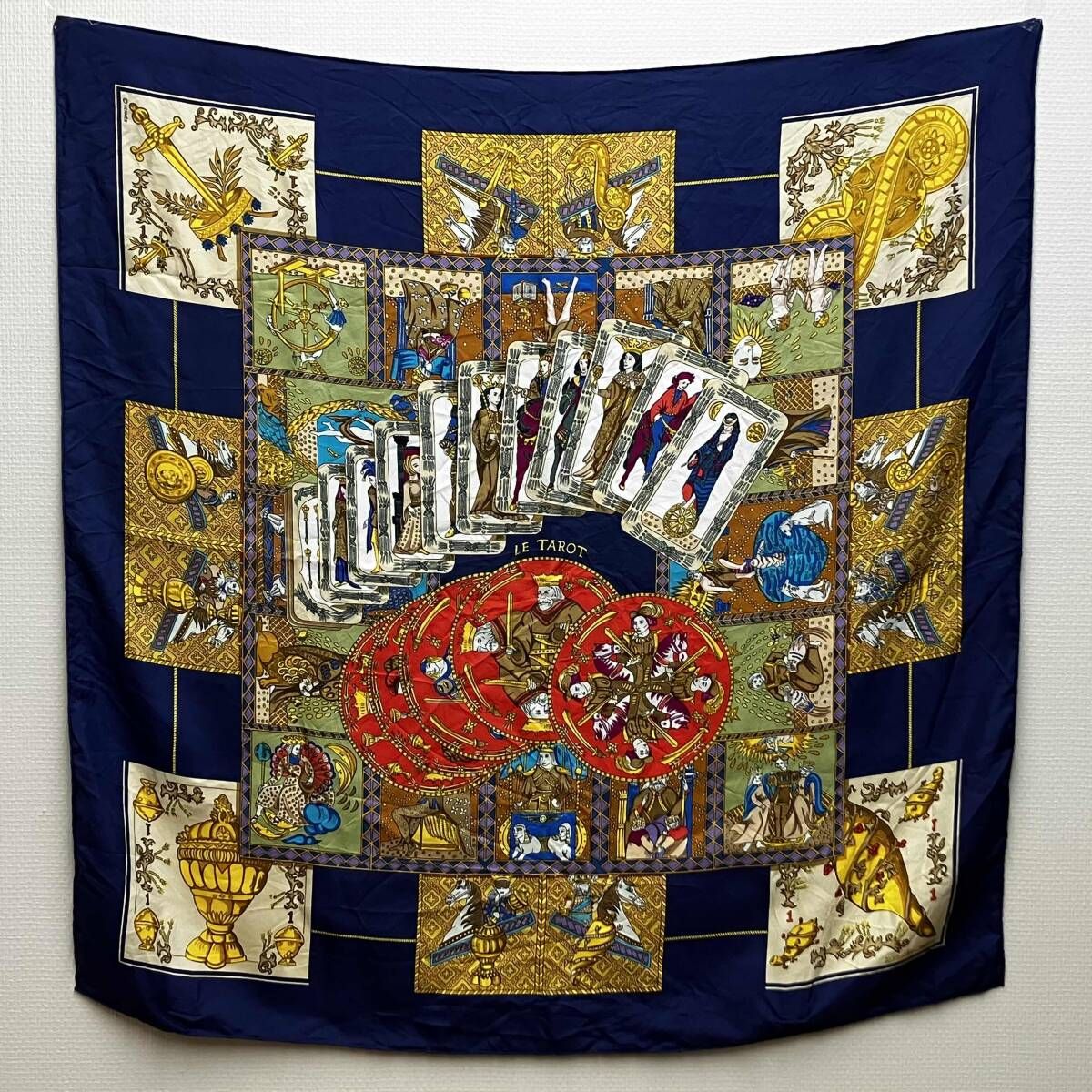 HERMES エルメス カレ90 LE TAROT タロットカード柄 スカーフ